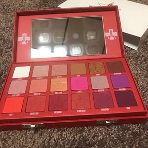Jeffree Star blood sugar palette